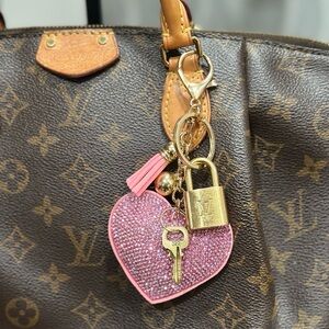 Authentic Louis Vuitton Lock & Key #322 with Unbranded Pink Heart Keychain Charm